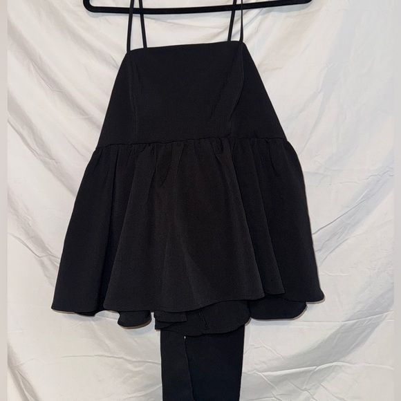 Black top with bow in the back - Baby doll - Picture 1 of 3